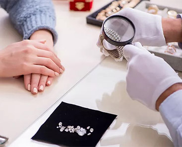 お金が必要な時は質店は頼りになる、お客様の強い味方！